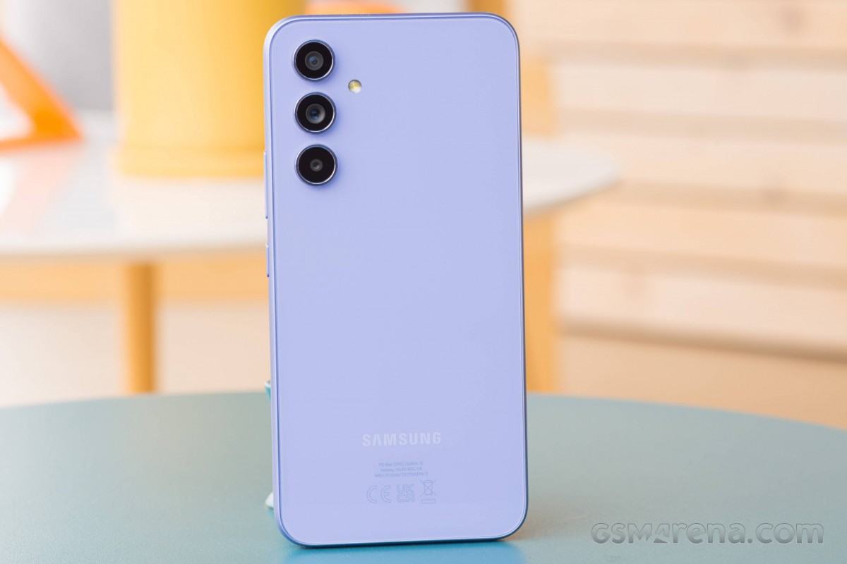 Samsung Galaxy A54 long-term review: Design, handling, speakers