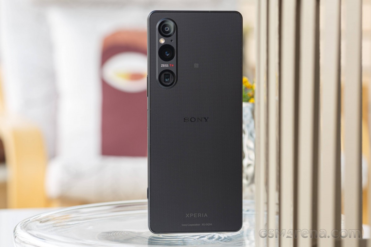 Sony Xperia 1 V review: Design, build quality, handling