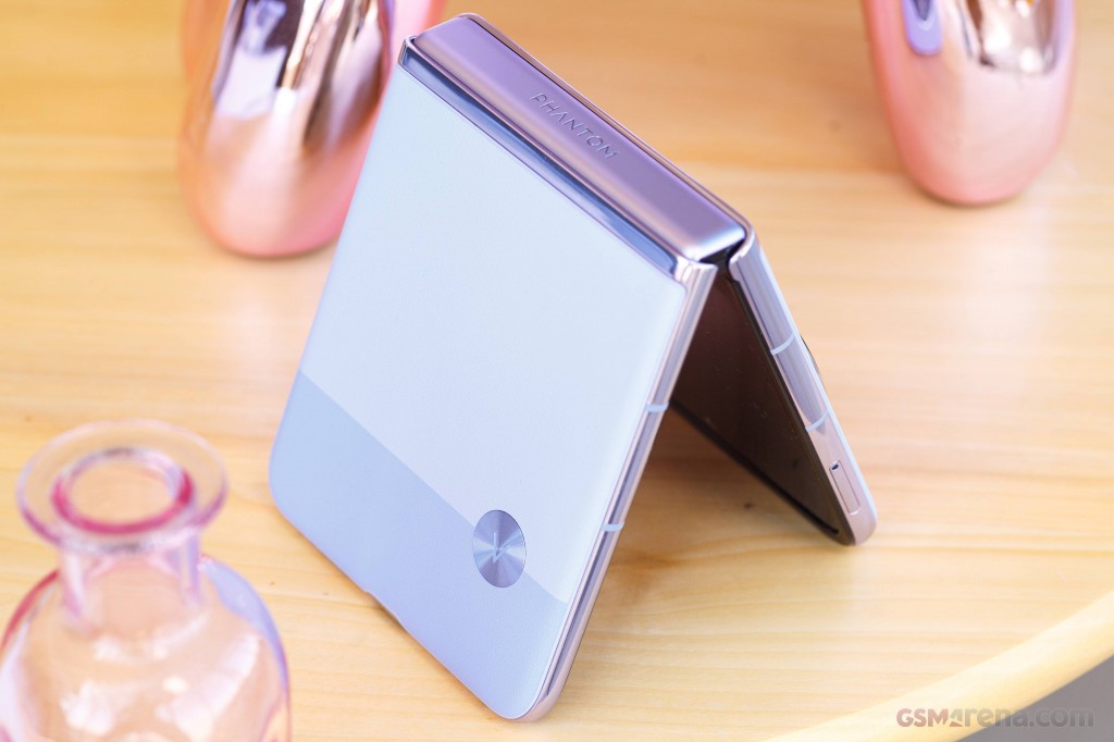 Tecno Phantom V Flip