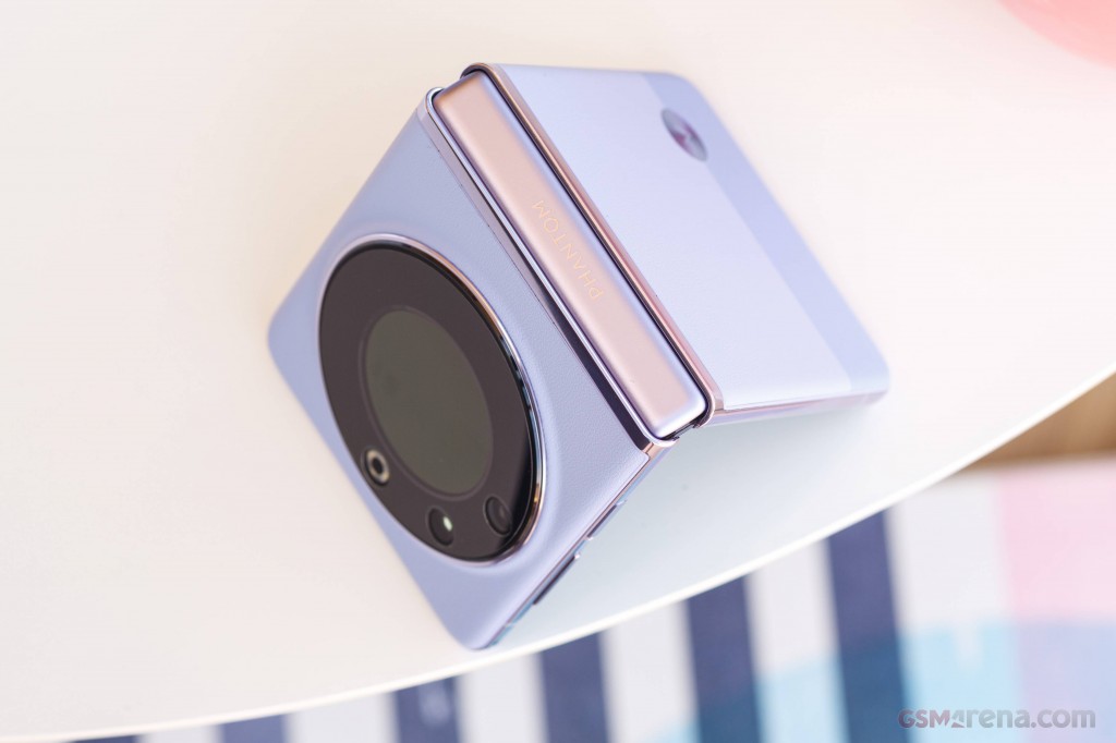 Tecno Phantom V Flip