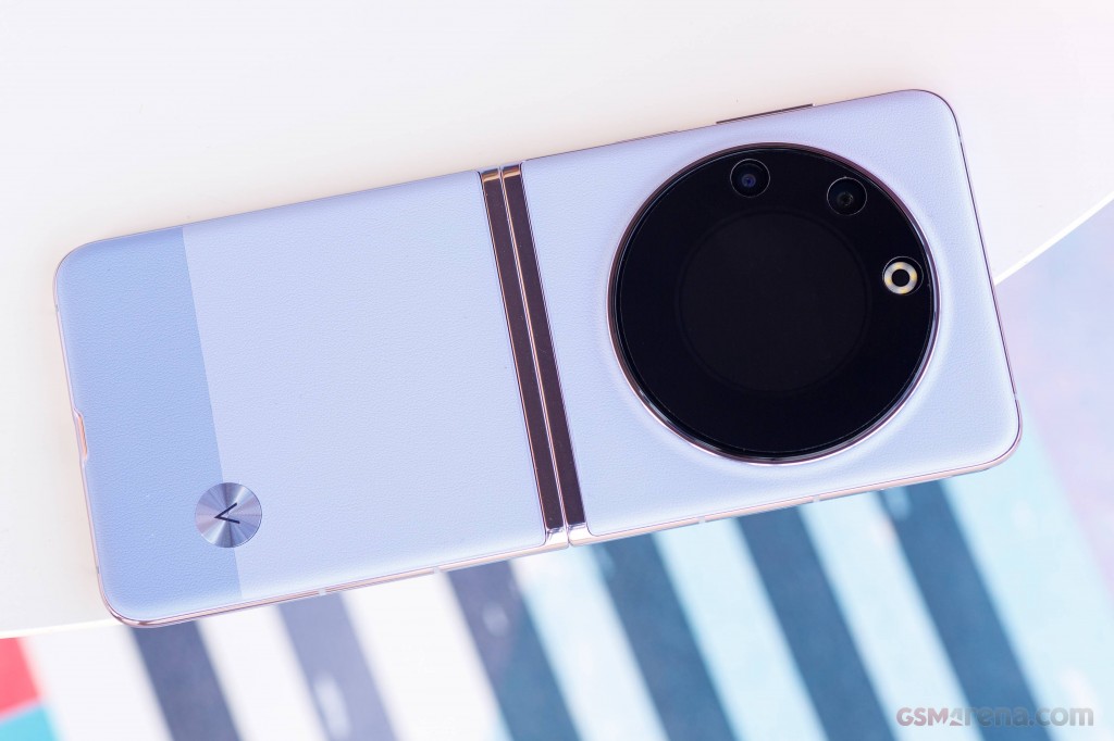 Tecno Phantom V Flip