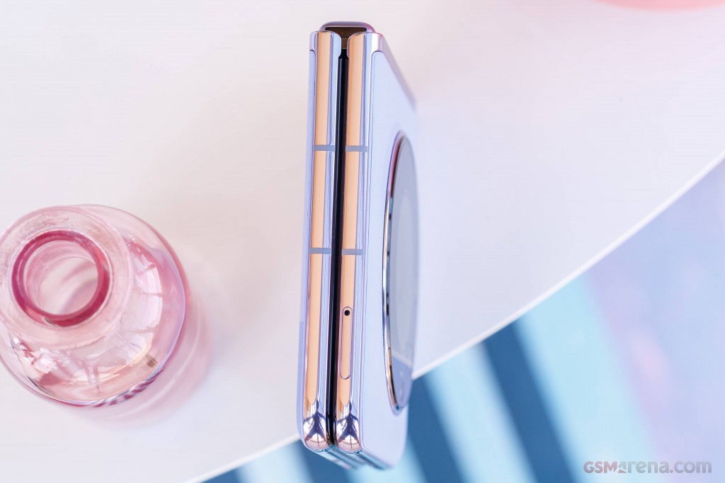 Tecno Phantom V Flip