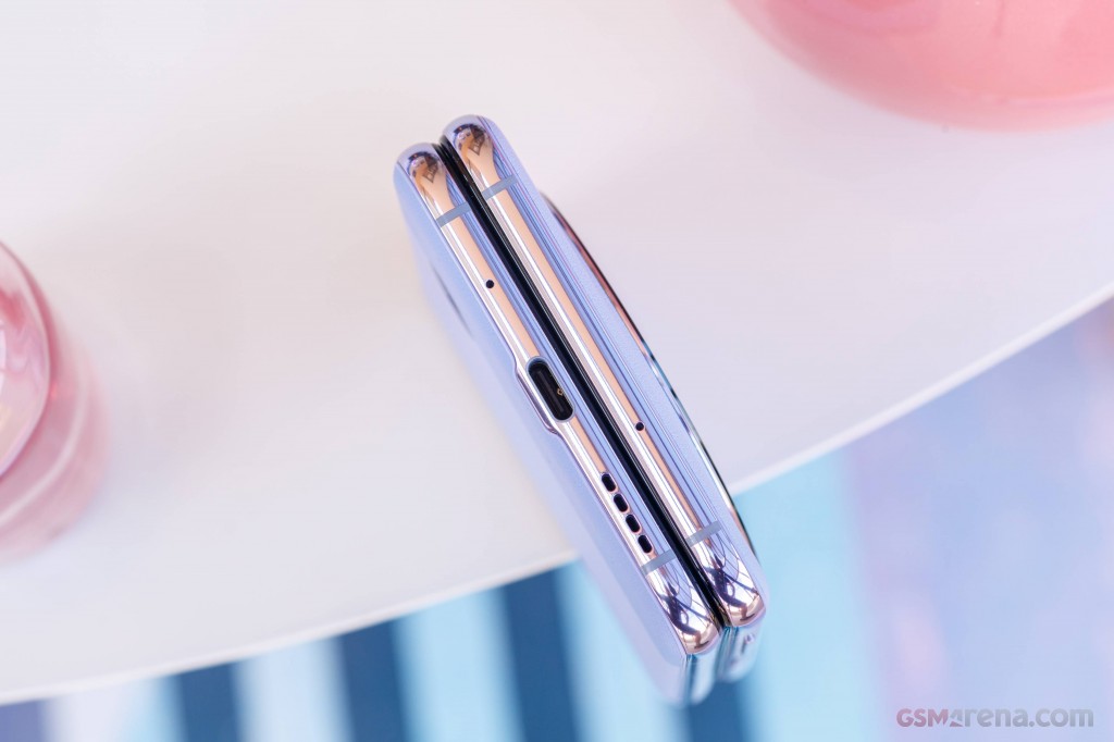 Tecno Phantom V Flip