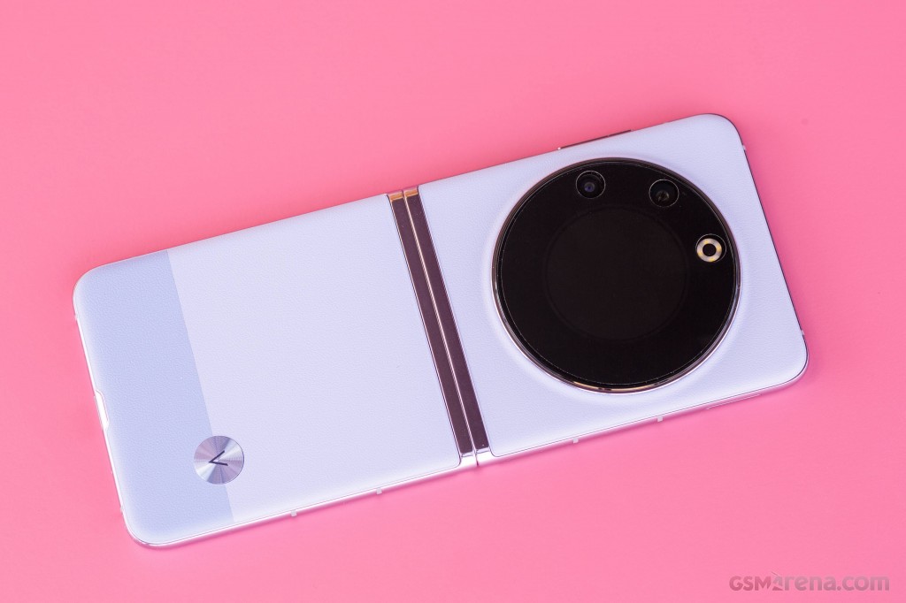 Tecno Phantom V Flip