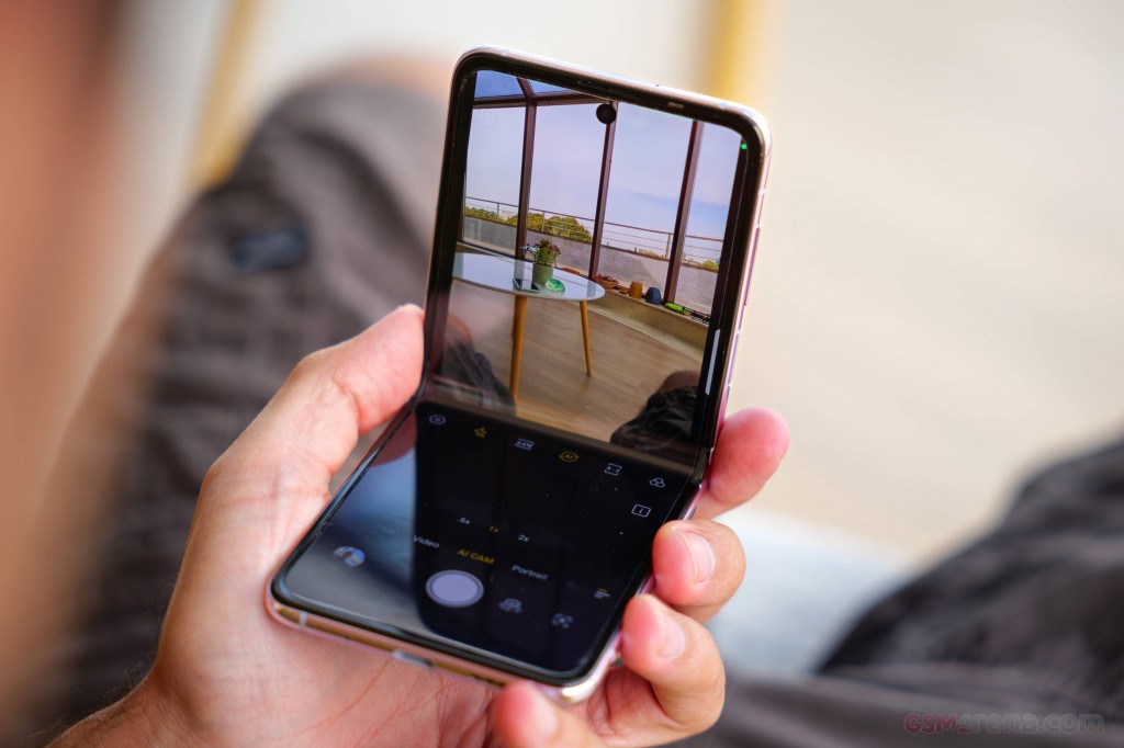 Tecno Phantom V Flip