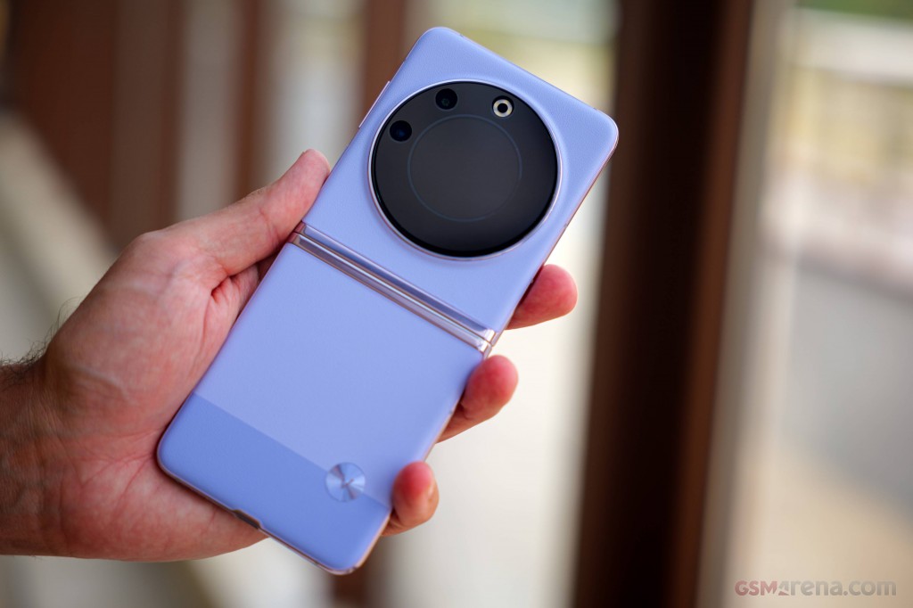 Tecno Phantom V Flip