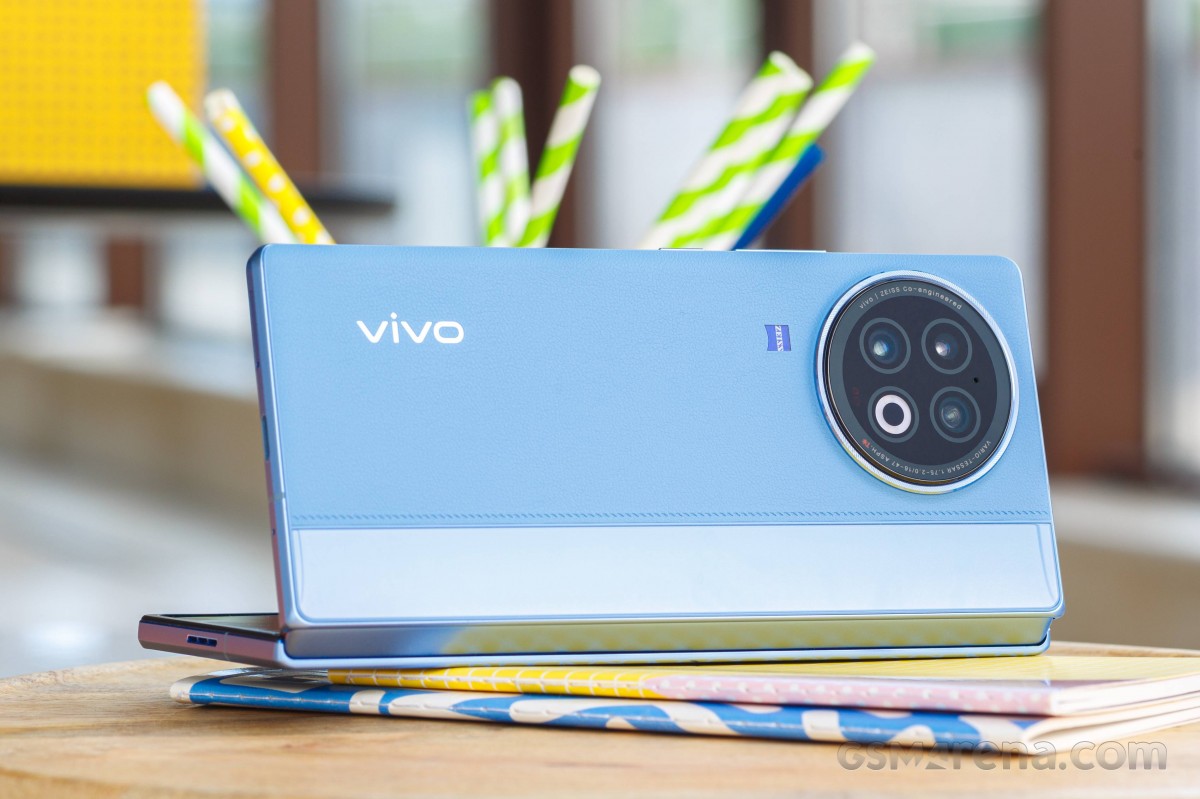 vivo X Fold2 review: Design and build