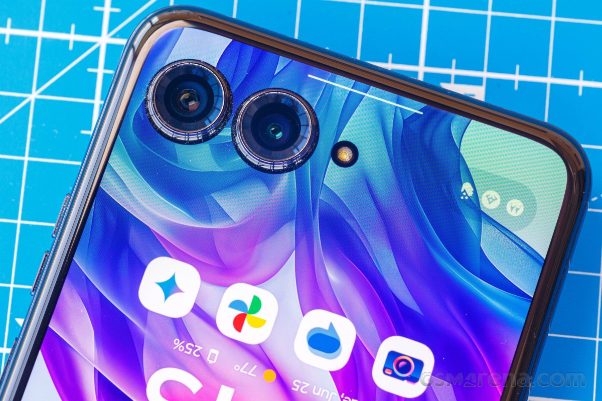 Motorola Razr 50 Ultra/razr+ (2024) review: Design, build quality