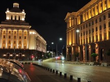 Low-light samples, main camera (2x) - f/1.6, ISO 640, 1/33s - Poco F6 Pro review