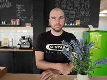 Daylight samples, main camera (1x), Portrait mode - f/1.6, ISO 250, 1/100s - Poco F6 Pro review