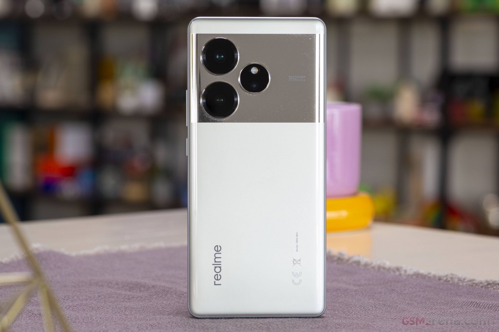 Realme GT 6
