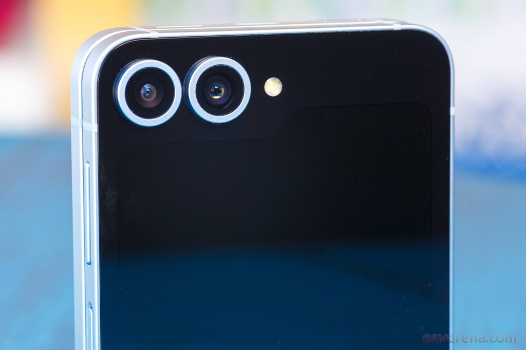 Samsung Galaxy Z Flip6