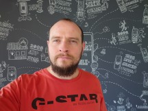 Selfie camera - f/2.0, ISO 160, 1/50s - Sony Xperia 1 VI review