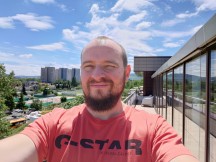 Selfie camera - f/2.0, ISO 64, 1/1000s - Sony Xperia 1 VI review