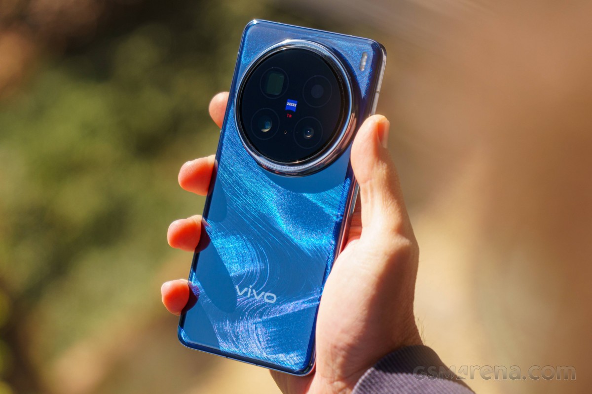 vivo X200 Pro (Global) review: Design, build quality, handling