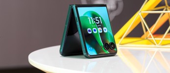 スマートフォン本体 Motorola Razr 60 Ultra (512GB) + clicks The best flip smartphone with exciting AI features | motorola razr