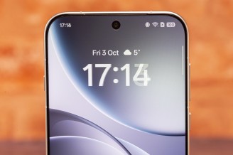 Top speaker/earpiece - Oppo Find X9 Pro review