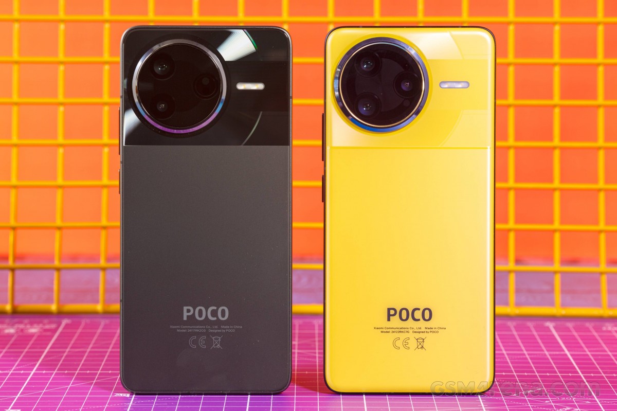 Poco F7 Pro (left) next to Poco F7 Ultra