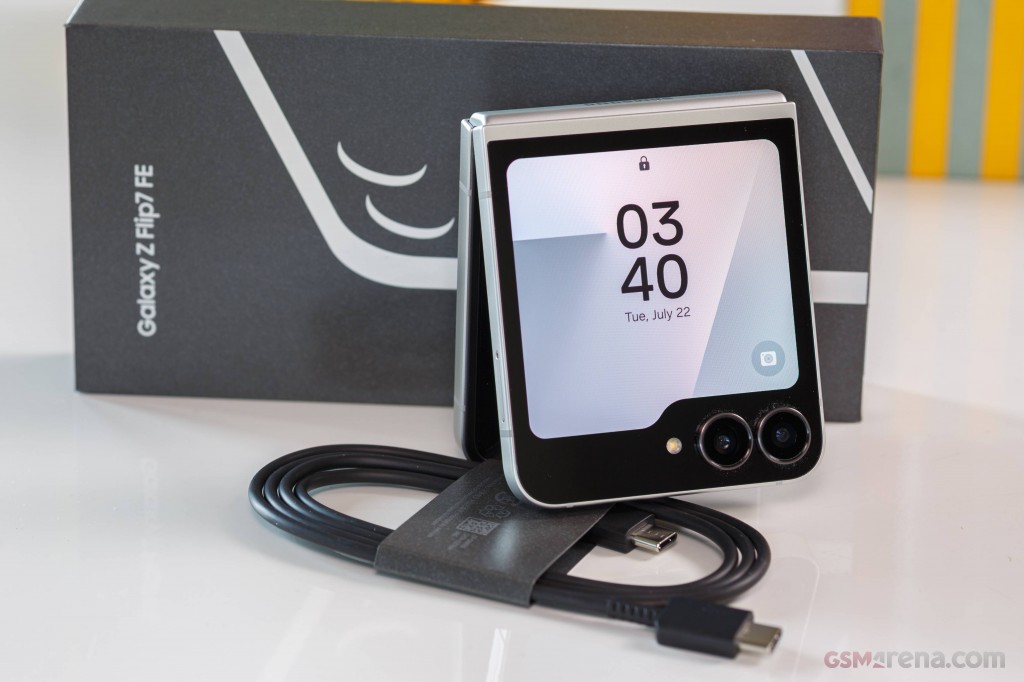 Samsung Galaxy Z Flip7 FE