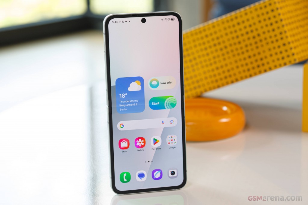 Samsung Galaxy Z Flip7 FE