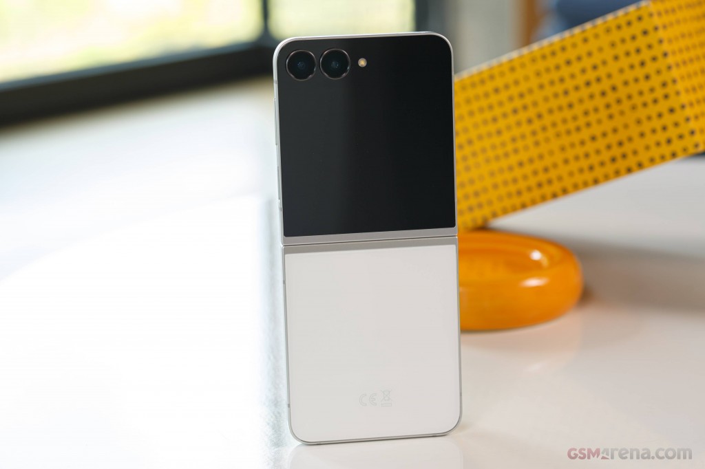 Samsung Galaxy Z Flip7 FE