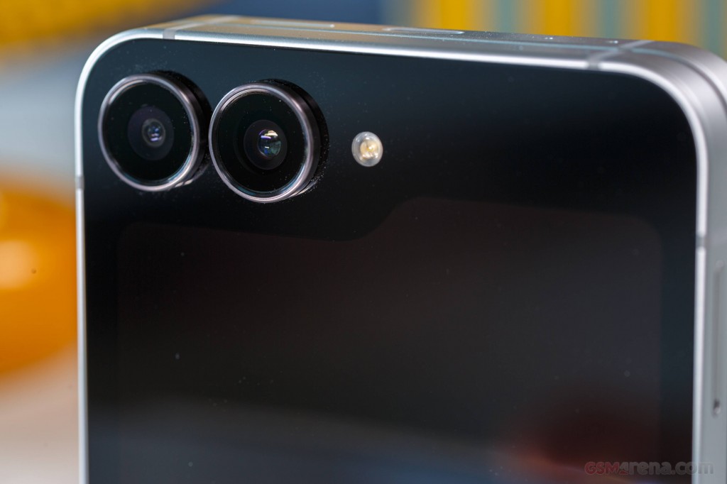 Samsung Galaxy Z Flip7 FE