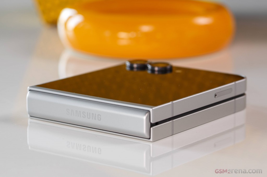 Samsung Galaxy Z Flip7 FE