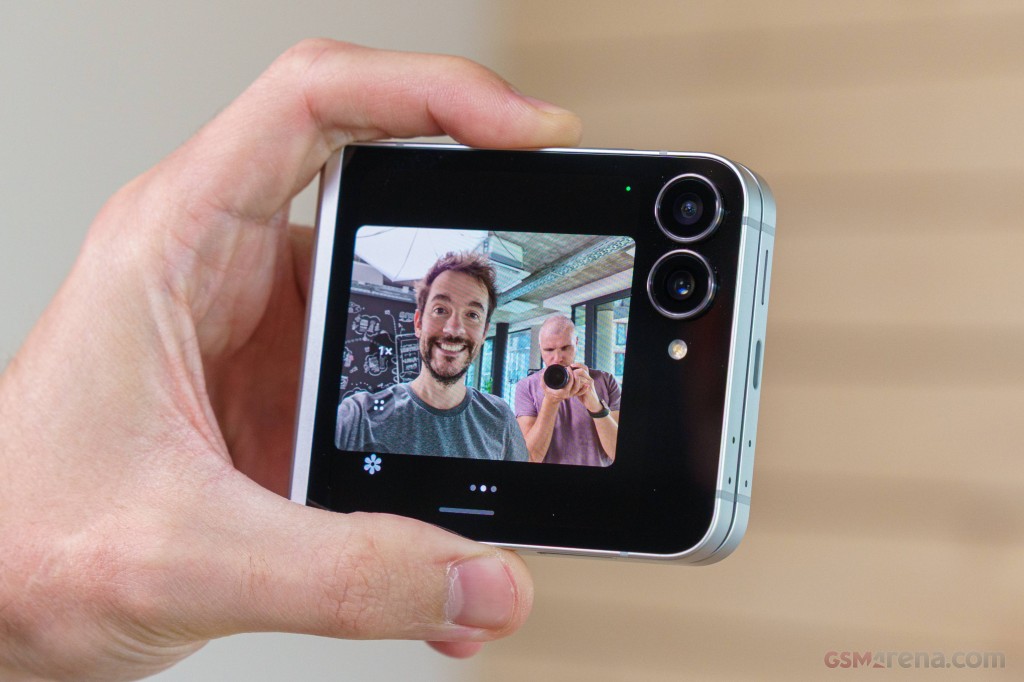 Samsung Galaxy Z Flip7 FE