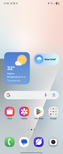One UI basics on the main screen - Samsung Galaxy Z Flip7 FE review