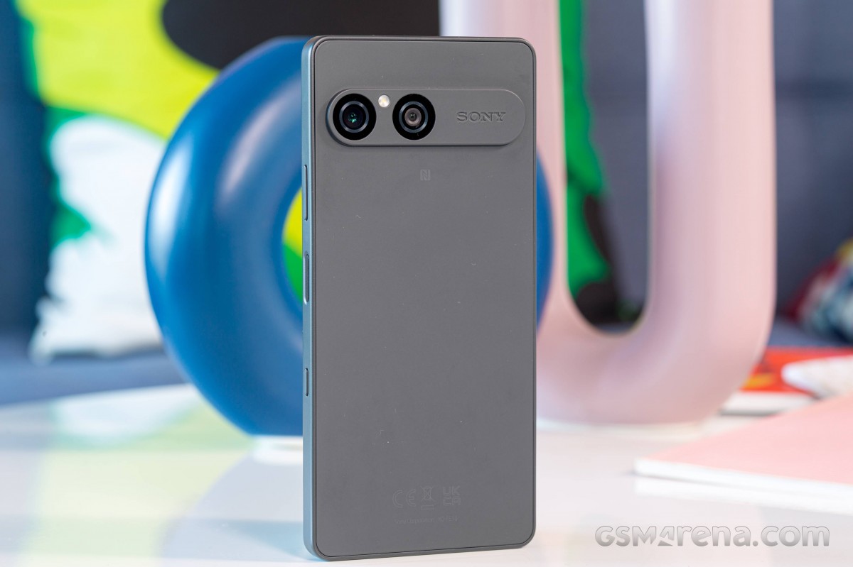 Sony Xperia 10 VII review: Design, build quality, handling