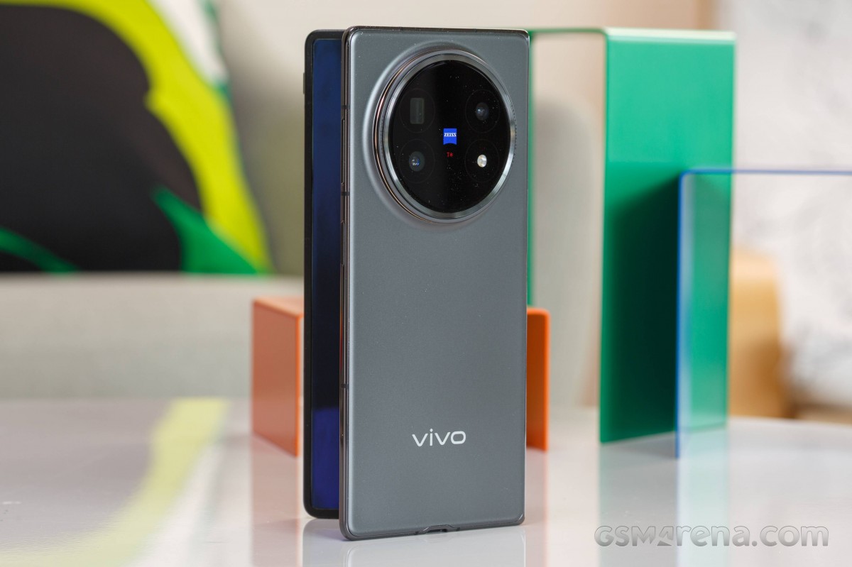 vivo X Fold5 review: Design, build quality, handling