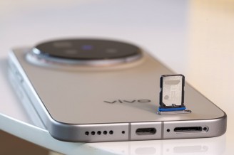 Duul nano SIM slot - vivo X300 Pro review