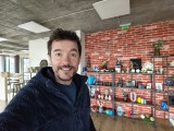 Selfie samples, 0.6x (native) - 18mm, f/2.0, ISO 400, 1/50s (4096x3072px) - Oppo Reno15 review