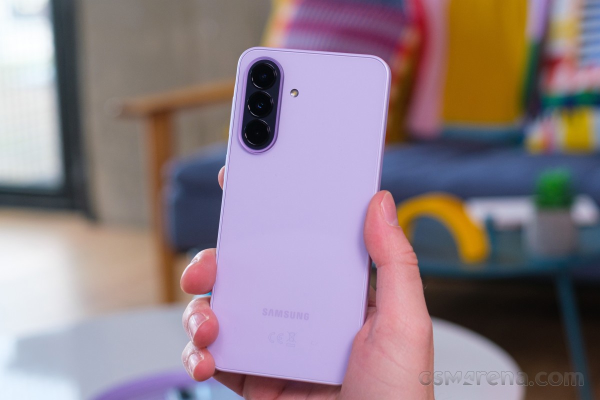 Samsung Galaxy A37 review: Design, build quality, handling
