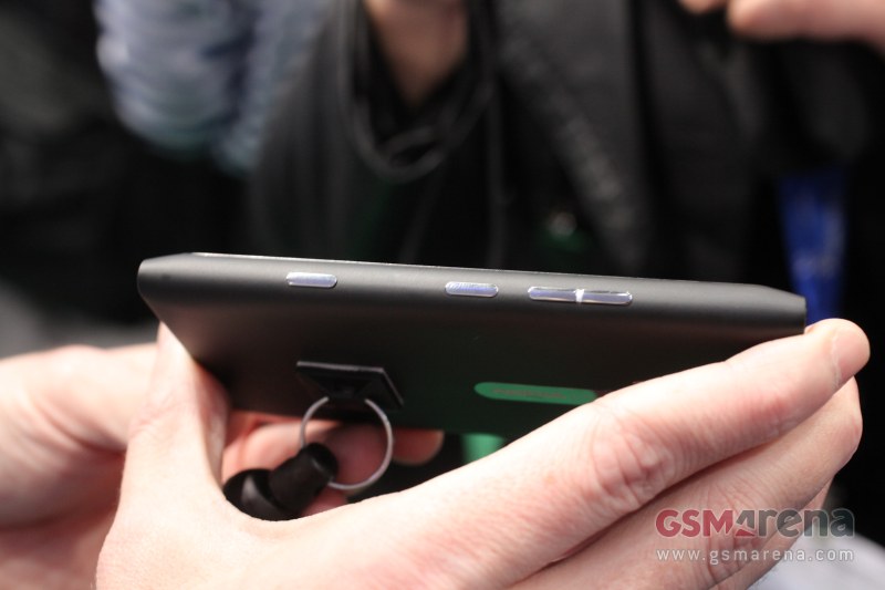 gsmarena_003.jpg