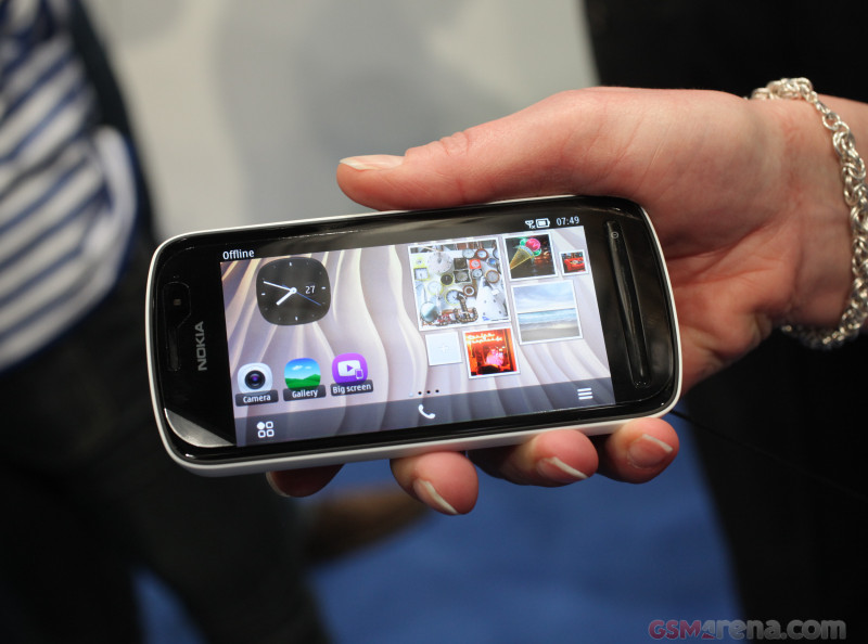 gsmarena_001.jpg